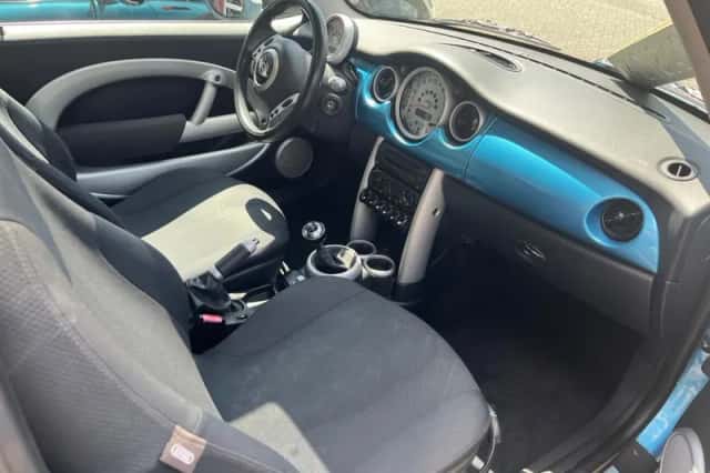 MINI Cooper (2004) thumbnail 5