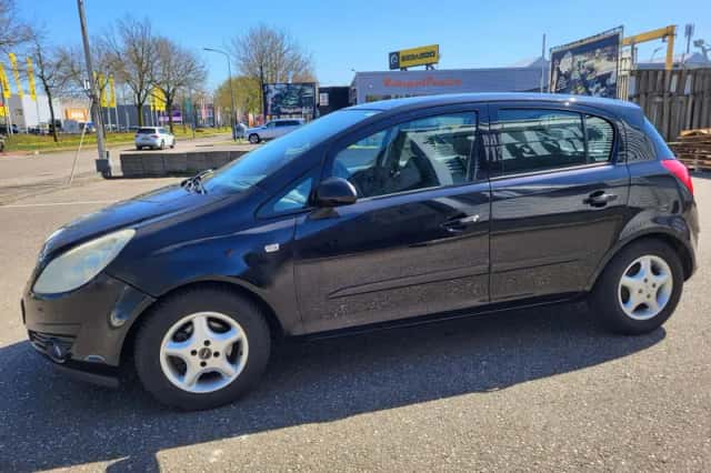 Opel Corsa (2008) thumbnail 1