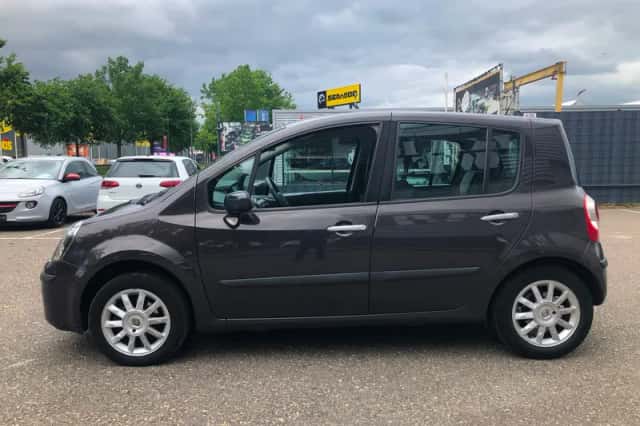 Renault Modus (2006) thumbnail 1