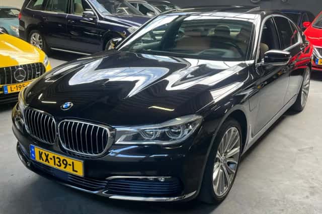 BMW 7-Serie (2016) thumbnail 3