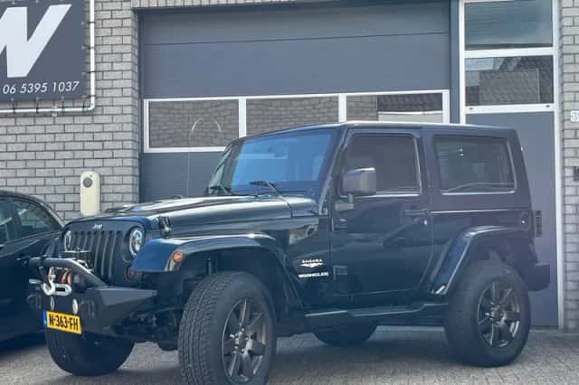 Jeep Wrangler (2008) thumbnail 3