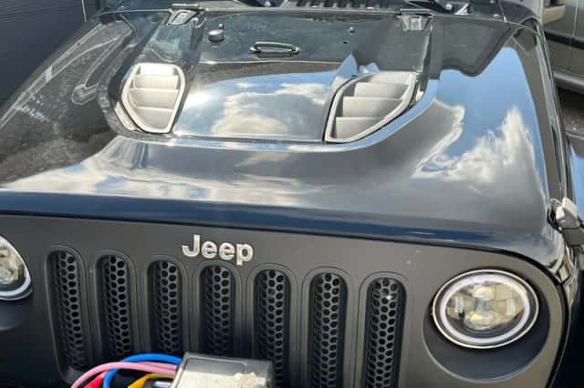 Jeep Wrangler (2008) thumbnail 4