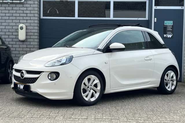 Opel Adam (2017) thumbnail 3