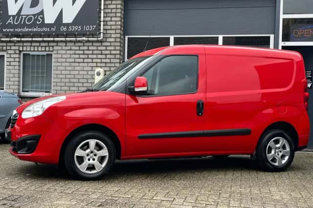 Opel Combo (2017) thumbnail 2