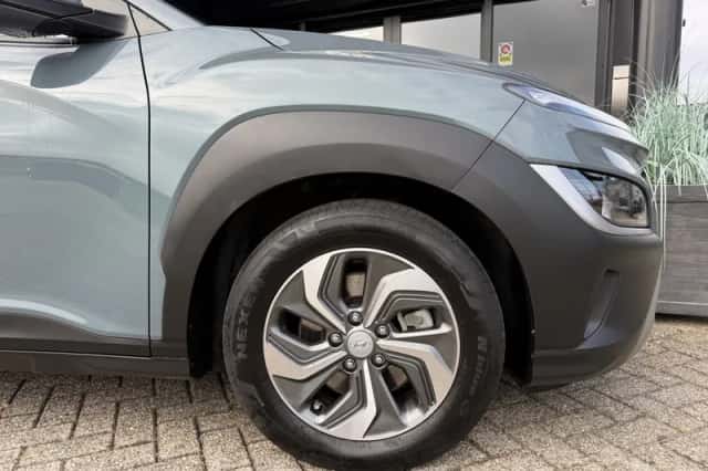 Hyundai Kona (2022) thumbnail 5