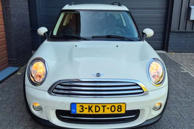MINI Clubman (2013) thumbnail 3