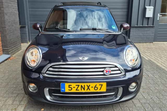 MINI Clubman (2011) thumbnail 3