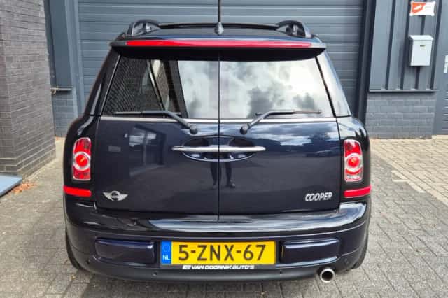 MINI Clubman (2011) thumbnail 4