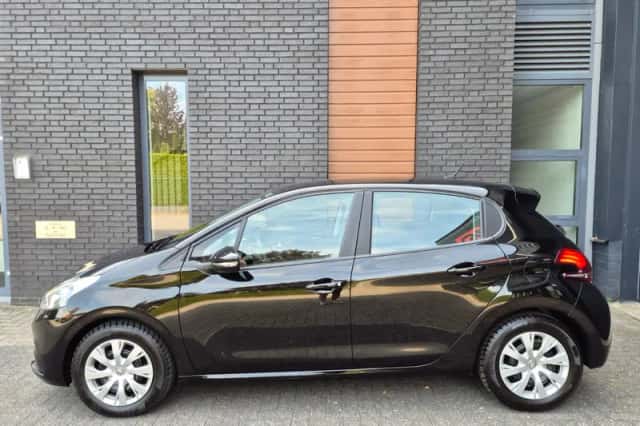 Peugeot 208 (2016) thumbnail 6