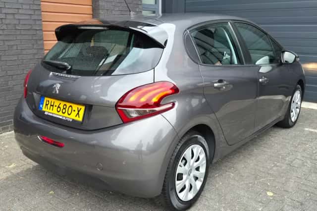 Peugeot 208 (2017) thumbnail 2