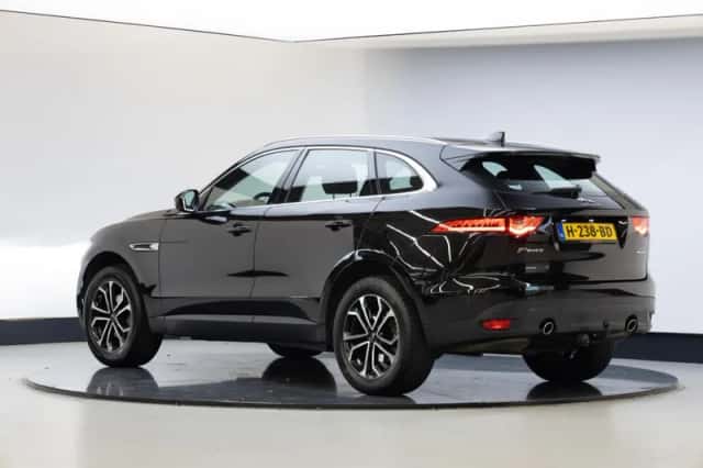 Jaguar F-Pace (2020) thumbnail 2