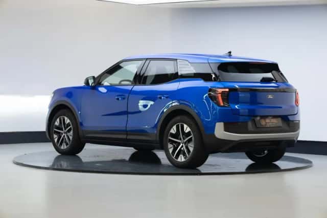 Ford Explorer (2025) thumbnail 2