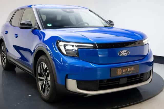 Ford Explorer (2025) thumbnail 3