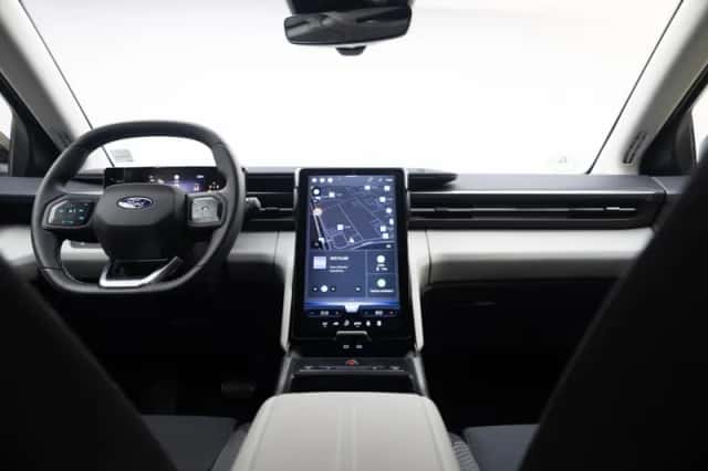 Ford Explorer (2025) thumbnail 4