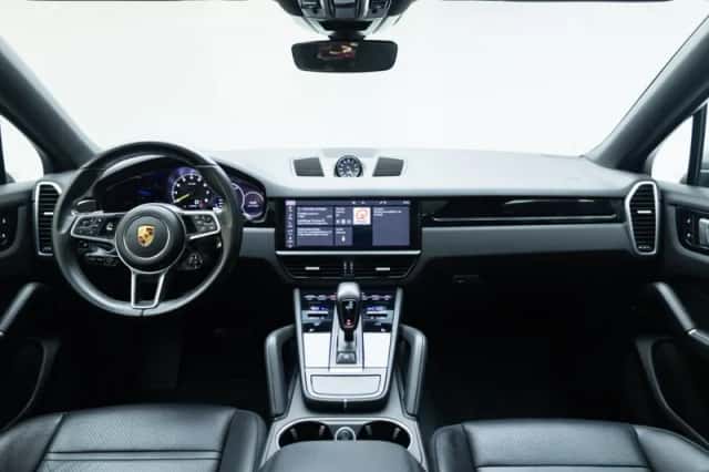 Porsche Cayenne (2021) thumbnail 4
