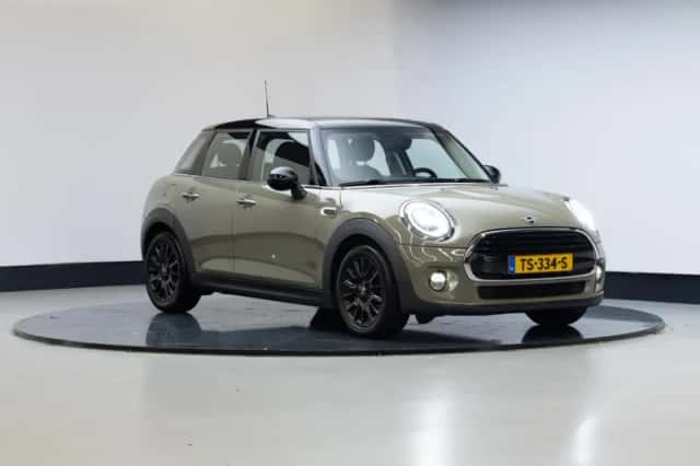 MINI Cooper (2018) thumbnail 1