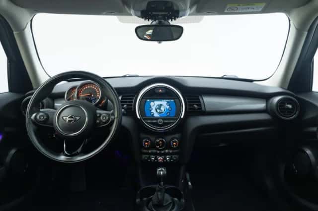 MINI Cooper (2018) thumbnail 4