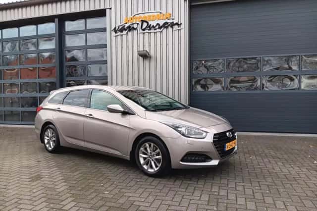 Hyundai i40 (2016) thumbnail 2