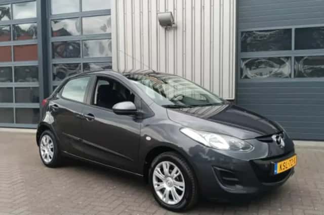 Mazda 2 (2014) thumbnail 1