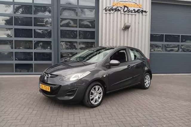 Mazda 2 (2014) thumbnail 4