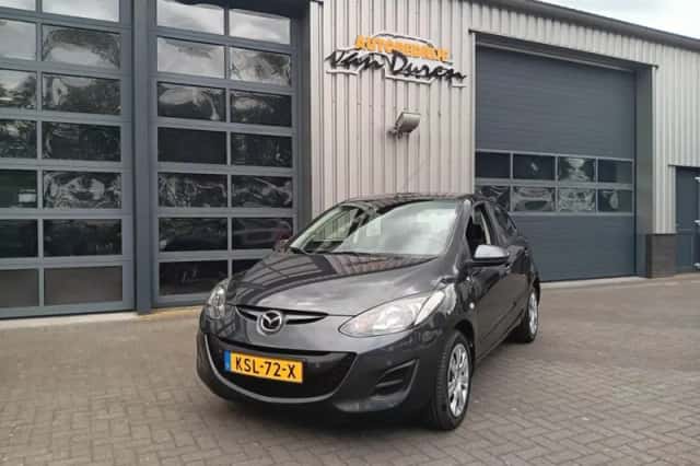 Mazda 2 (2014) thumbnail 5