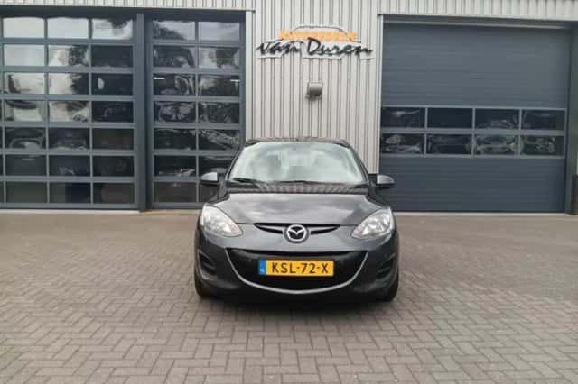 Mazda 2 (2014) thumbnail 6