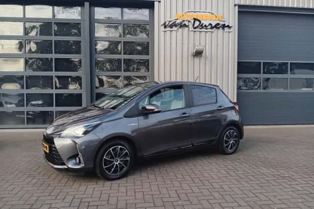Toyota Yaris (2018) thumbnail 2