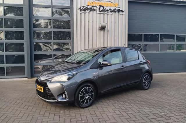 Toyota Yaris (2018) thumbnail 3