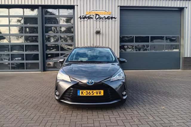 Toyota Yaris (2018) thumbnail 6