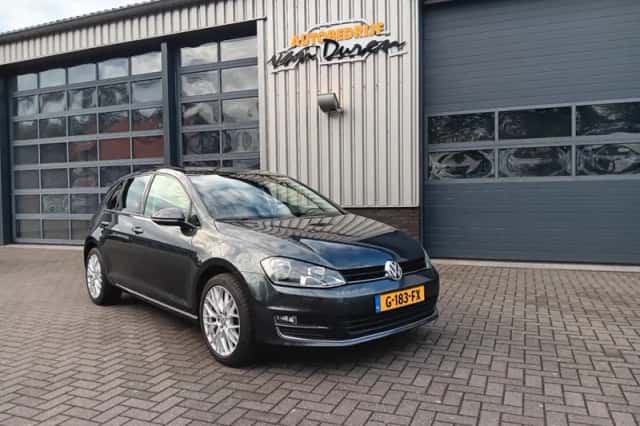 Volkswagen Golf (2016) thumbnail 4
