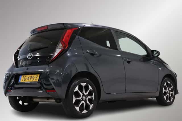 Toyota Aygo (2018) thumbnail 2