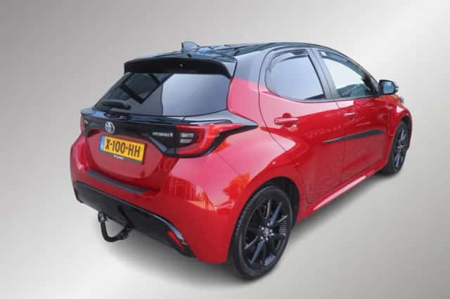 Toyota Yaris (2023) thumbnail 2