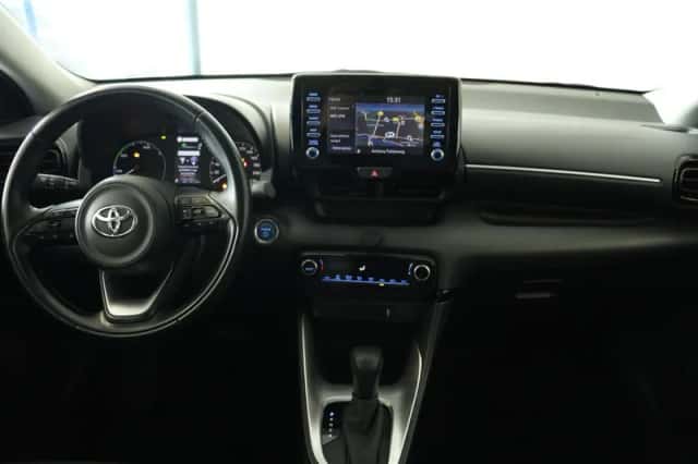 Toyota Yaris (2022) thumbnail 3