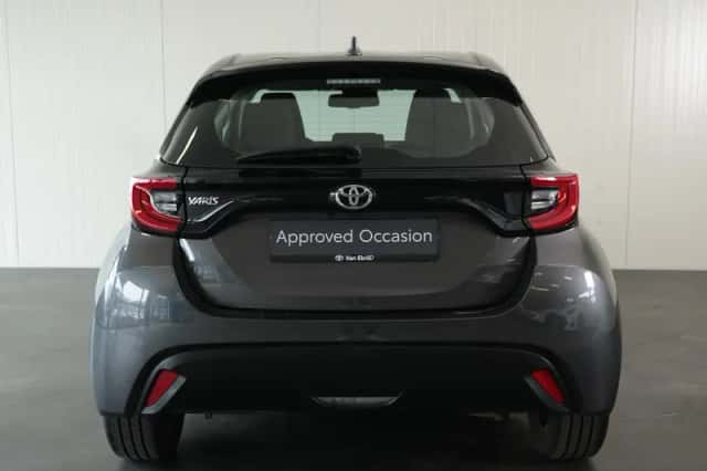 Toyota Yaris (2024) thumbnail 4