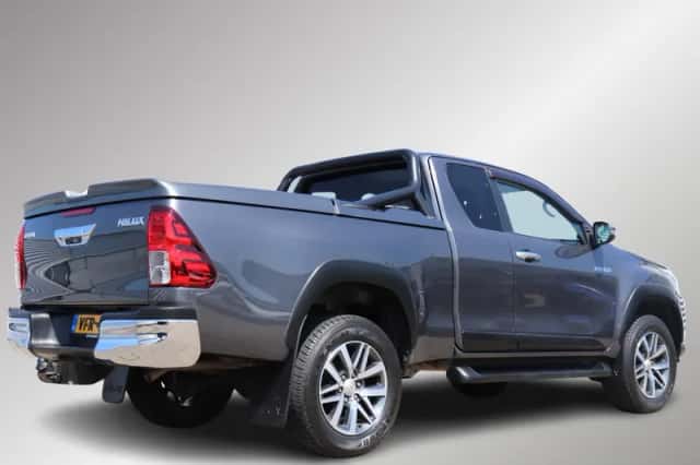 Toyota Hilux (2020) thumbnail 2