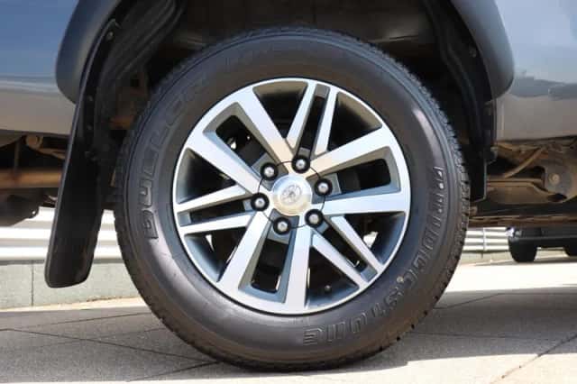 Toyota Hilux (2020) thumbnail 6