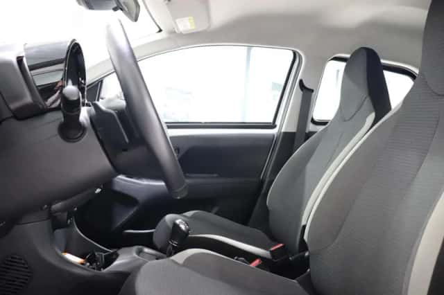 Toyota Aygo (2021) thumbnail 4