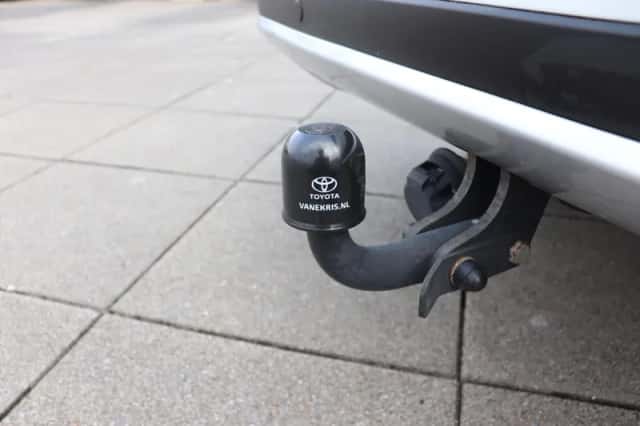 Toyota RAV4 (2017) thumbnail 5