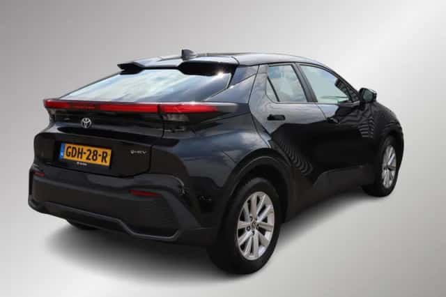 Toyota C-HR (2024) thumbnail 2