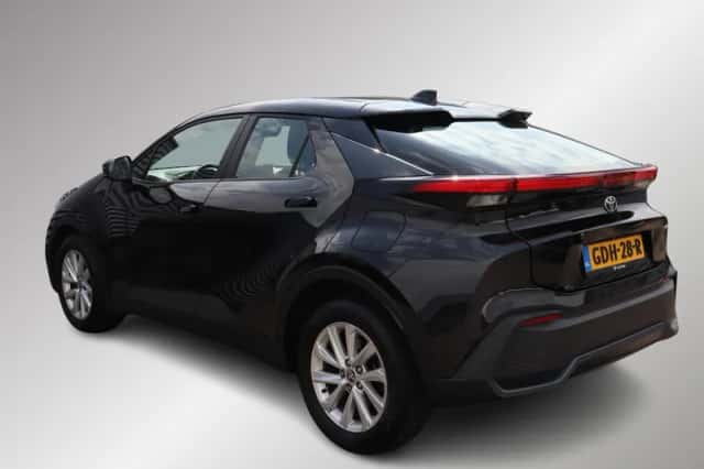 Toyota C-HR (2024) thumbnail 5