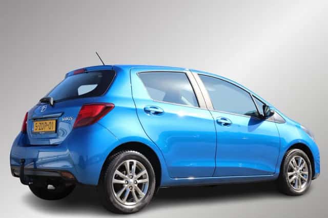 Toyota Yaris (2014) thumbnail 2