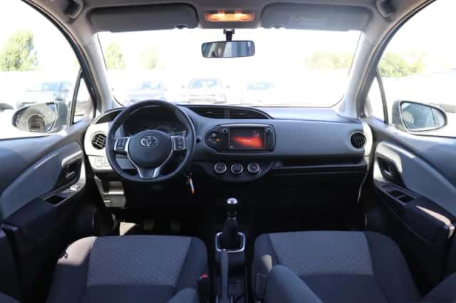Toyota Yaris (2014) thumbnail 5