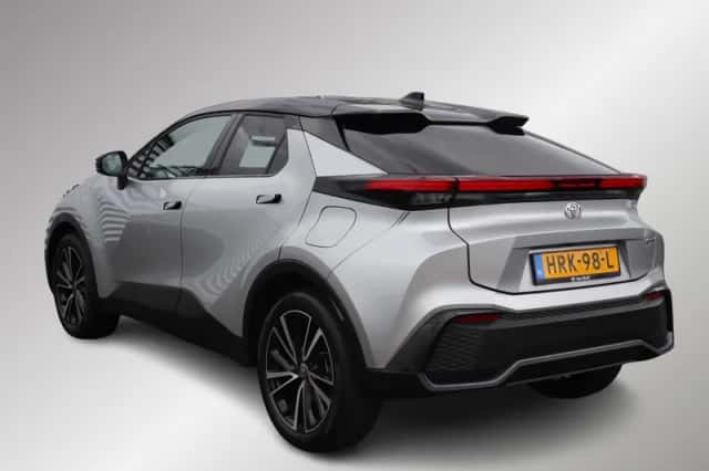 Toyota C-HR (2025) thumbnail 6