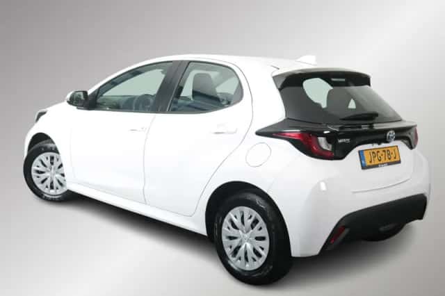 Toyota Yaris (2021) thumbnail 6
