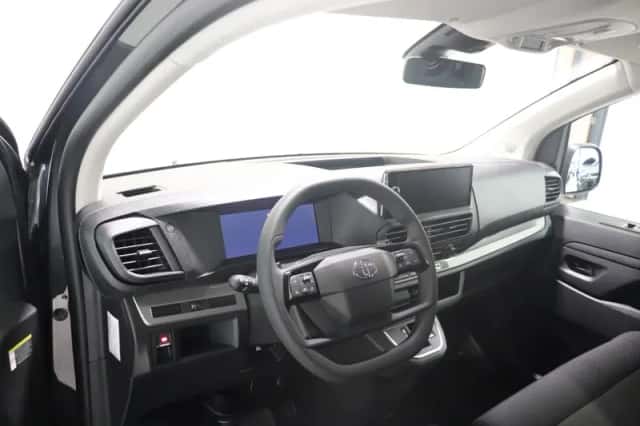Toyota Proace (2025) thumbnail 3