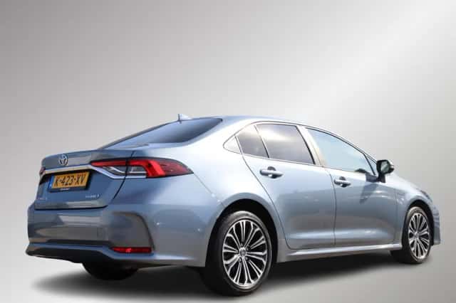 Toyota Corolla (2021) thumbnail 2
