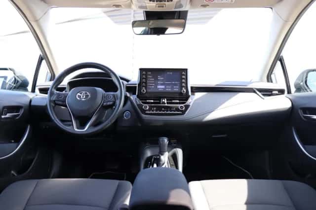 Toyota Corolla (2021) thumbnail 3