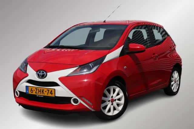 Toyota Aygo (2015) thumbnail 1