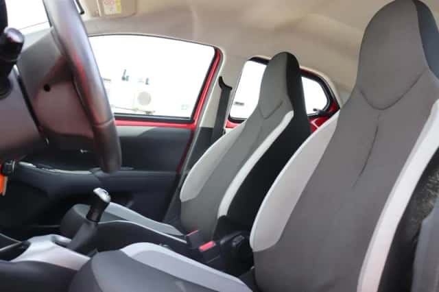 Toyota Aygo (2015) thumbnail 4