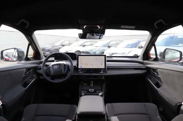 Toyota C-HR+ (2026) thumbnail 3